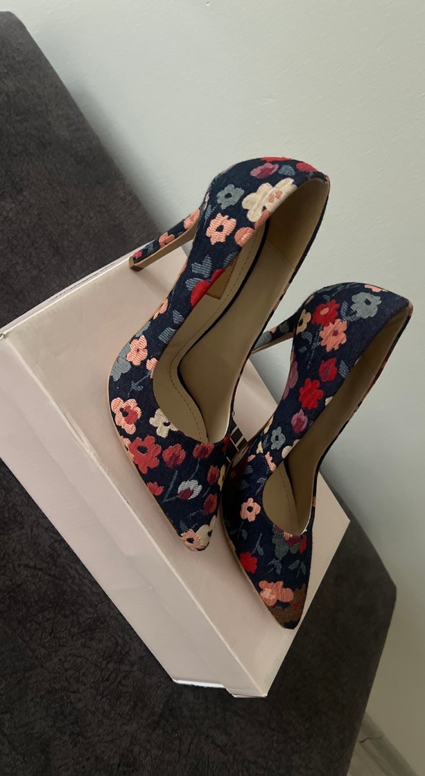 Çiçek Desenli Stiletto - Görsel 3