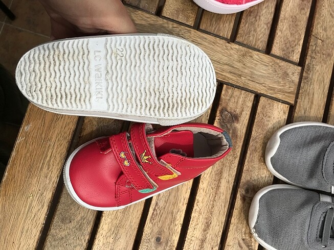 22 Beden kırmızı Renk Spor ayakkabı