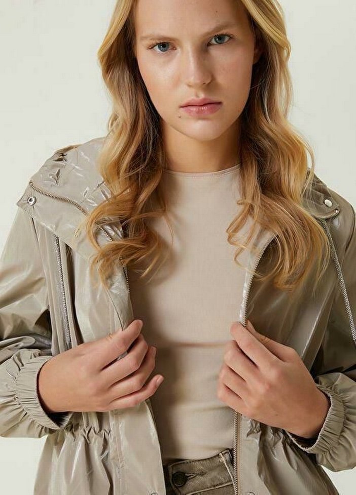 Beymen Club model Kadın Yağmurluk - Görsel 2