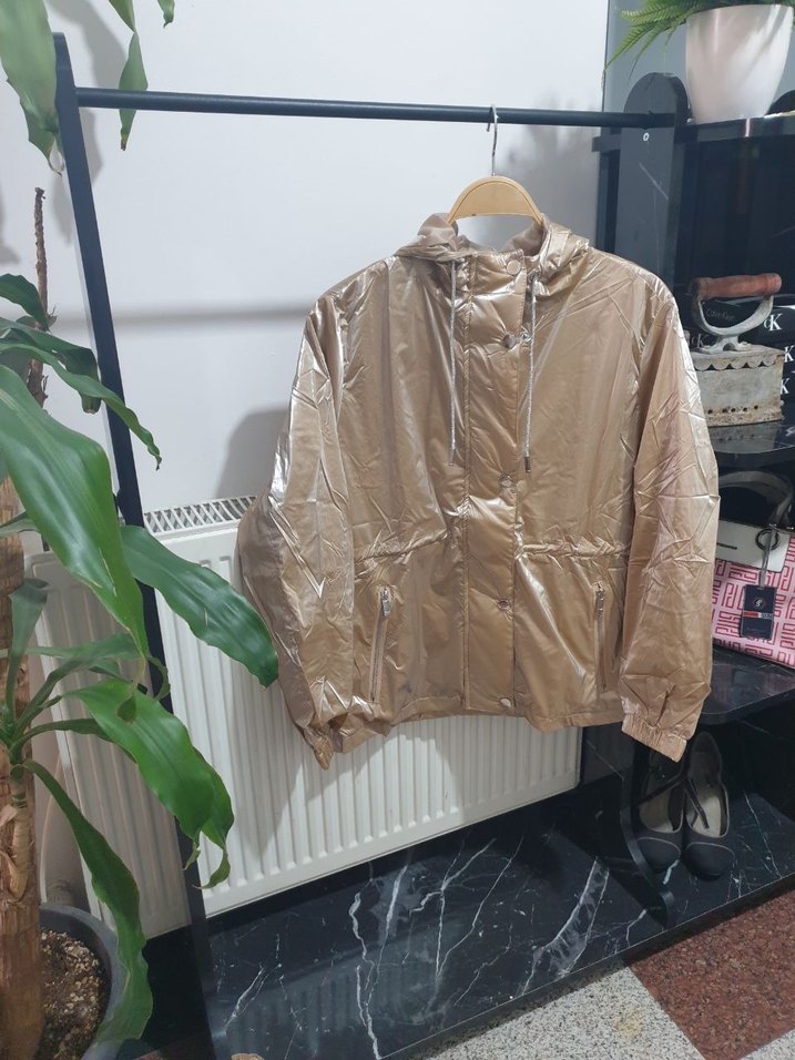 Beymen Club model Kadın Yağmurluk - Görsel 5