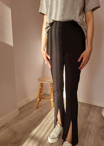 Orjinal Cos marka yırtmaçlı pantolon - Görsel 2