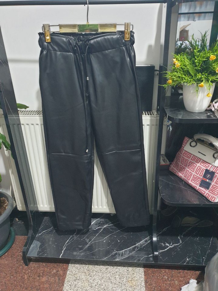 Massimo Dutti Siyah Deri Kadın Pantolon - Görsel 5