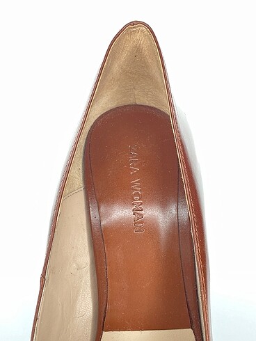 41 Beden kahverengi Renk Zara Stiletto %70 İndirimli.