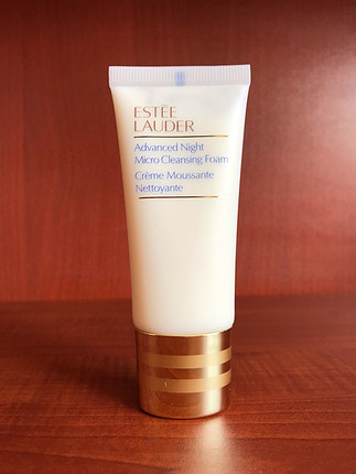 Estee Lauder Köpük Temizleyici