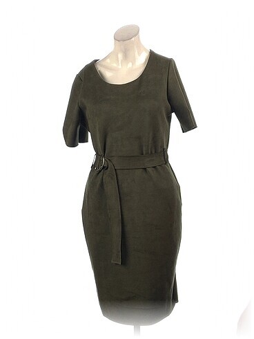 PreLoved Kısa Elbise %70 İndirimli.