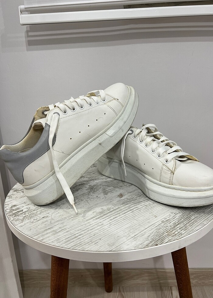 Elle beyaz sneakers - Görsel 2