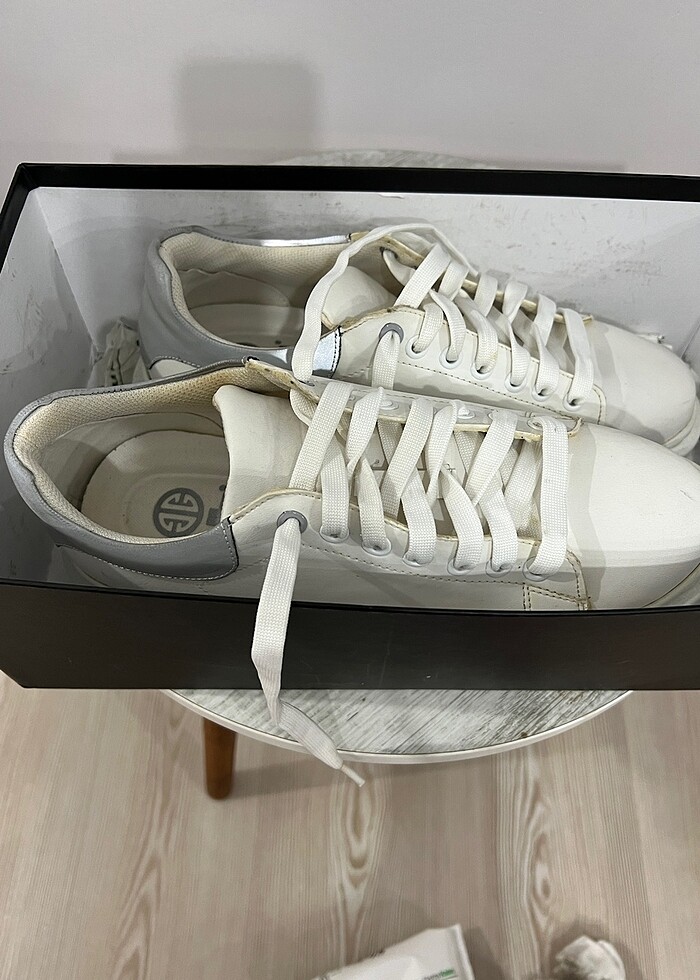 Elle beyaz sneakers - Görsel 4