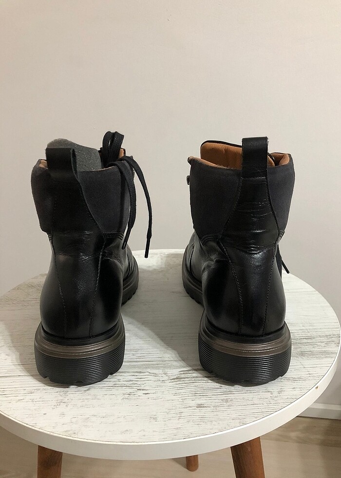 Divarese siyah postal bot - Görsel 3