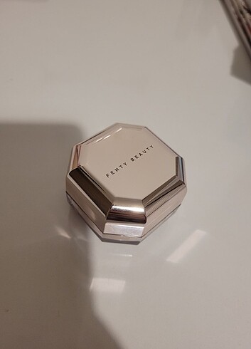 fenty pro filtr powder pudra
