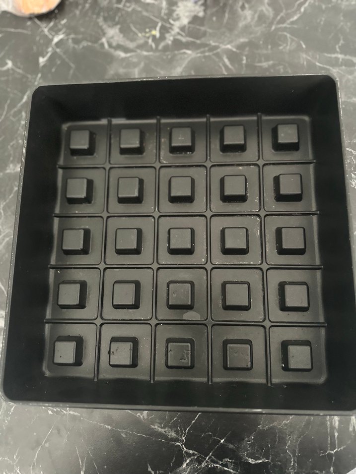 Döküm Kare Dilimli Siyah Kek Kalıbı - Görsel 4