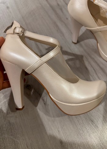 Klasik Beyaz Tokalı Yüksek Topuklu gelin Ayakkabı - Görsel 2