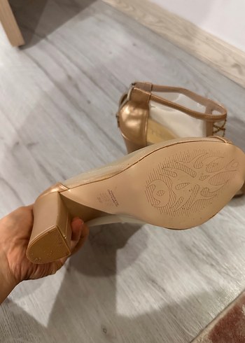 Gold altın topuklu ayakkabı - Görsel 3