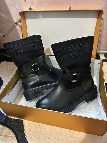 Dior bot