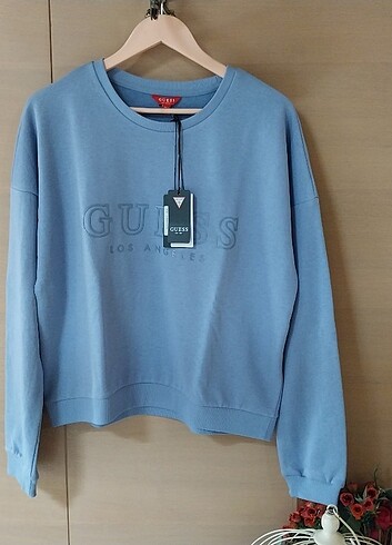 Guess sweatshirt 