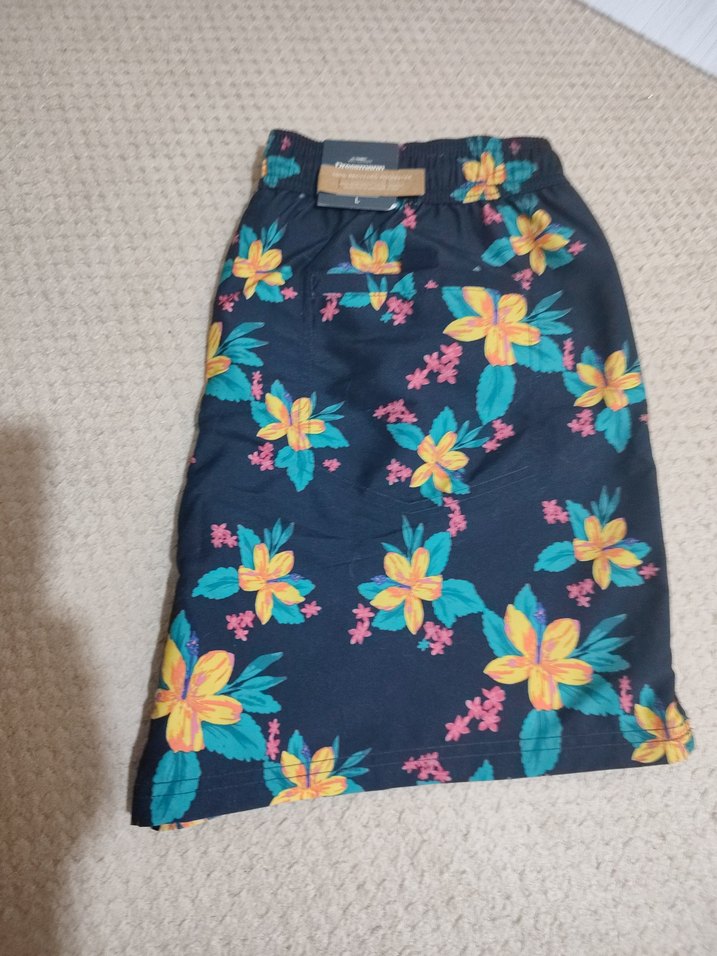 Çiçek Desenli Erkek Mini Deniz Şortu - Görsel 2