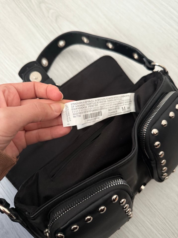 Kemer Detaylı Siyah zımbalı çanta - Görsel 2