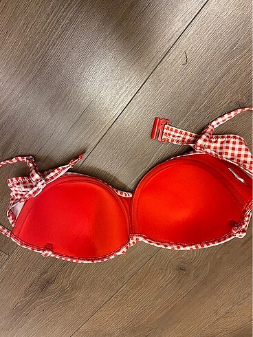 l Beden Bikini üstü