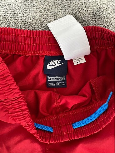 Nike Nike çocuk deniz şortu