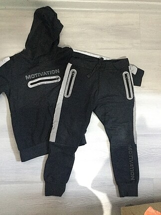 3 eşofman 1 eşofman takımı 1 pijama takımı