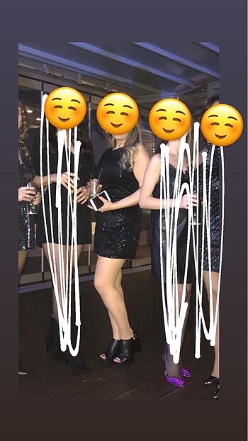 Kadın gece elbisesi