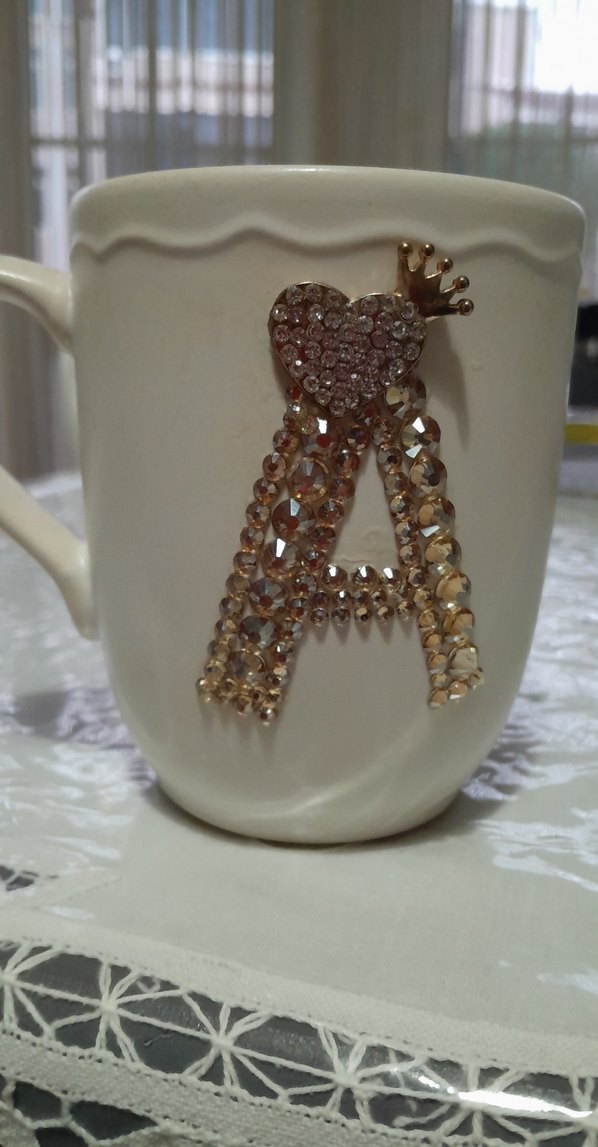 Bej Parlak Taşlı Taçlı Kupa - Görsel 3