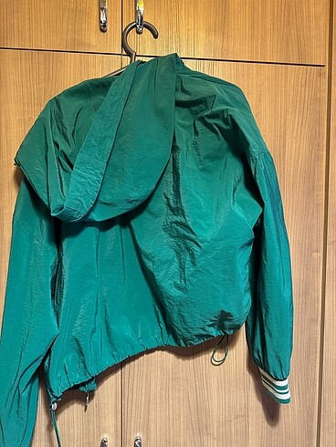 l Beden yeşil Renk bershka yeşil ceket