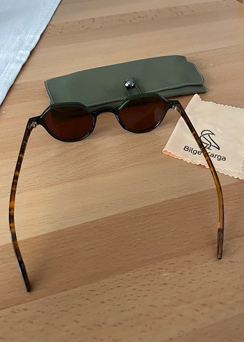 Klasik Parlak Kahverengi Kadın Güneş Gözlüğü - Görsel 4