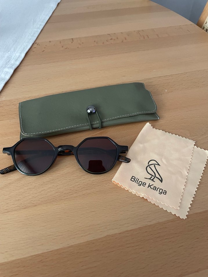 Klasik Parlak Kahverengi Kadın Güneş Gözlüğü - Görsel 2