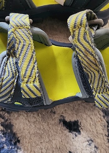 26 Beden sarı Renk dechatlon Erkek /kız çocuk Sandalet