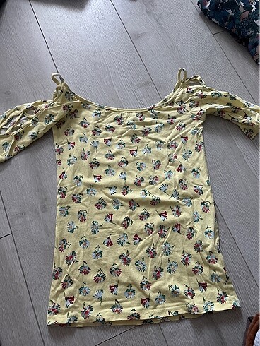 Pull and bear marka sarı çiçekli bluz