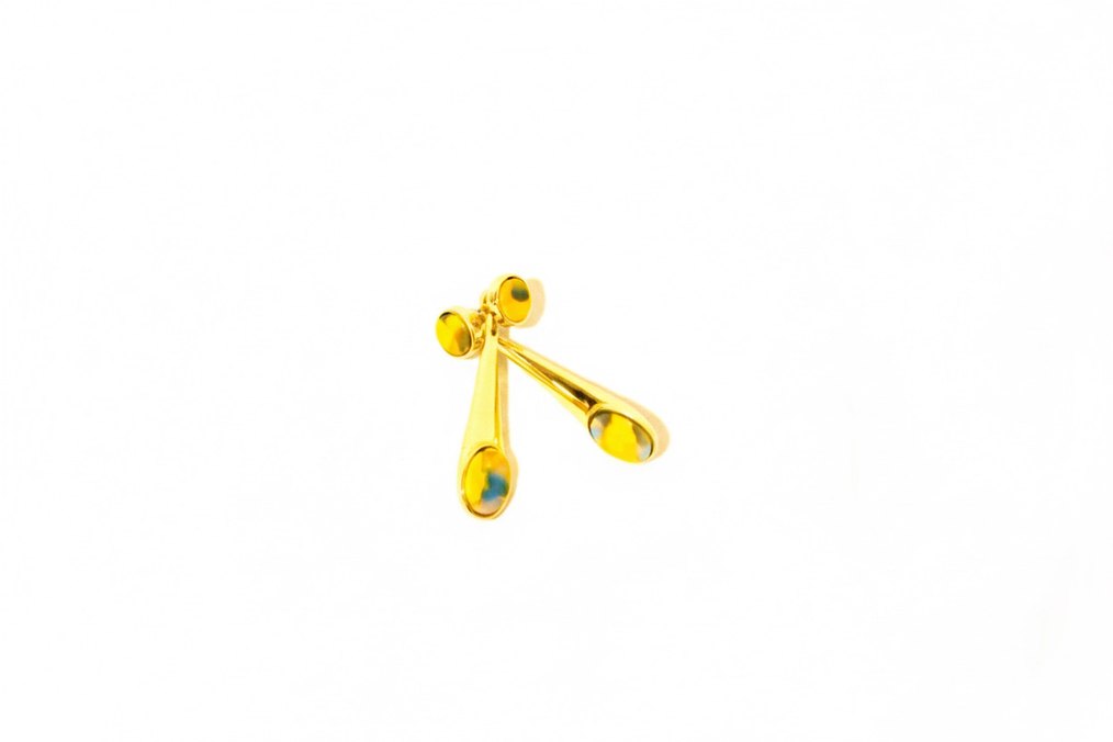 Altın Renkli Uzun Püsküllü Küpe - Görsel 3