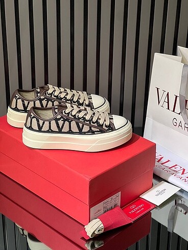 Valentino Valentino