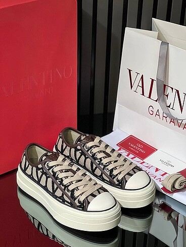 39 Beden kahverengi Renk Valentino