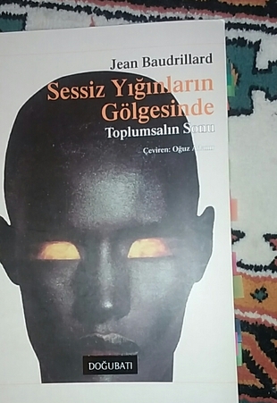 universal Beden SESSİZ YIĞINLARIN GÖLGESİNDE