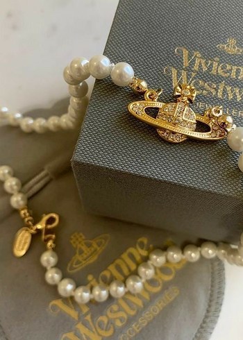 Vivienne Westwood Kolye