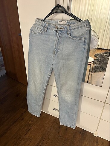 BERSHKA MOM JEAN