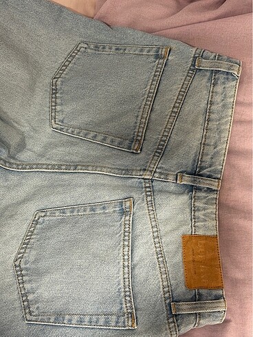 38 Beden mavi Renk BERSHKA MOM JEAN