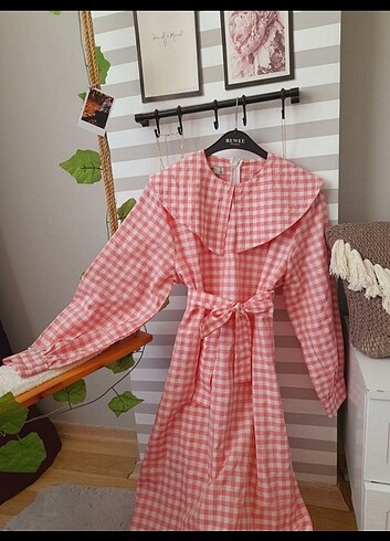 Zara Pötikare elbise