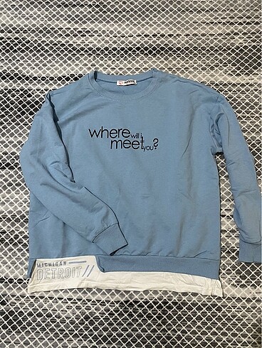 Sweatshirt