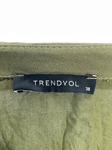 38 Beden haki Renk Trendyol & Milla Gömlek %70 İndirimli.