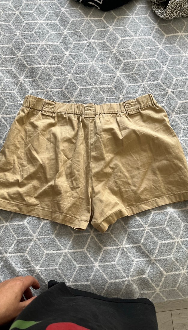 Bej Düğmeli Midi Şort - Görsel 2