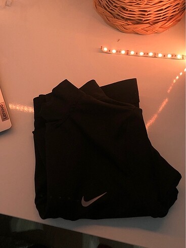 nike crop