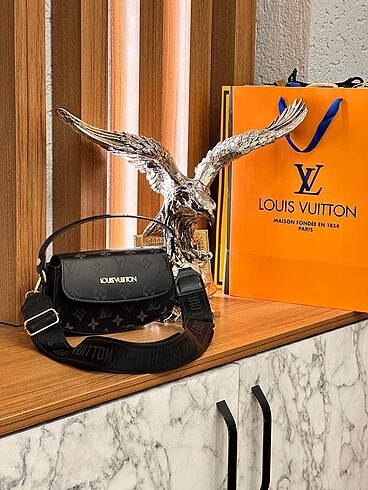 Louis vuitton siyah baget çanta