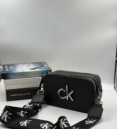 Calvin Klein siyah askılı çanta