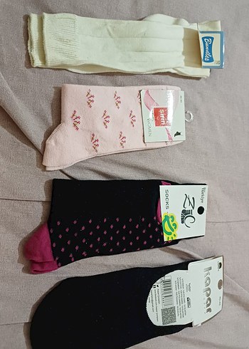 Kız Çocuk Pamuklu Desensiz Pembe Çorap hepsinin parasidir