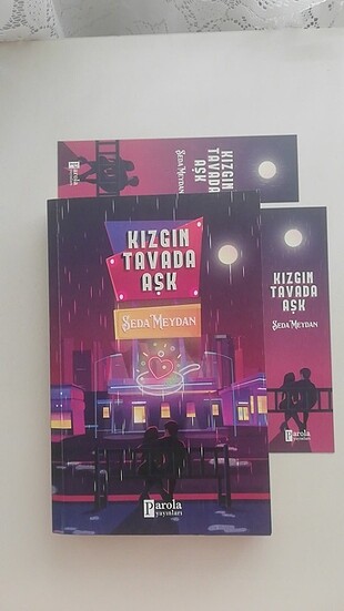 Parola Yayınlarından Kızgın Tavanda Aşk kitabı 