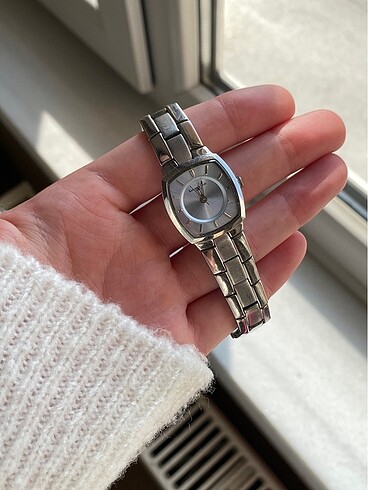 Kenneth cole saat
