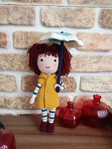 Amigurumi şemsiyeli bebek