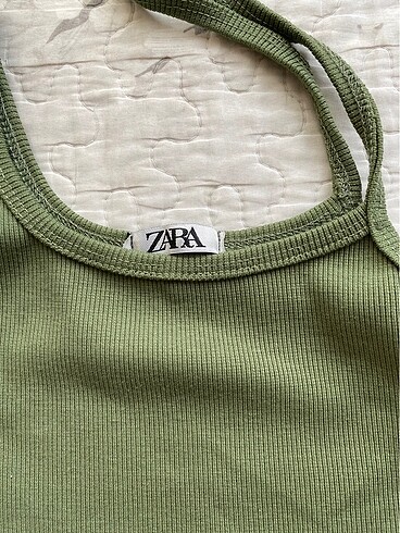 Zara Tek kol askılı crop