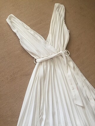 Batik Mini puantiyeli beyaz elbise